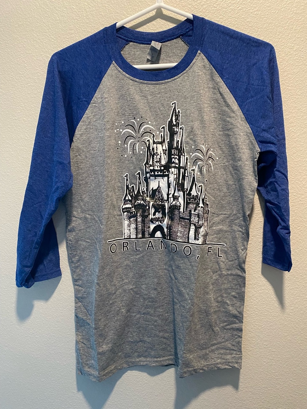 Jerzees raglan tee Orlando FL Disney Castle Graphic Shirt - NEW! Gray & Blue